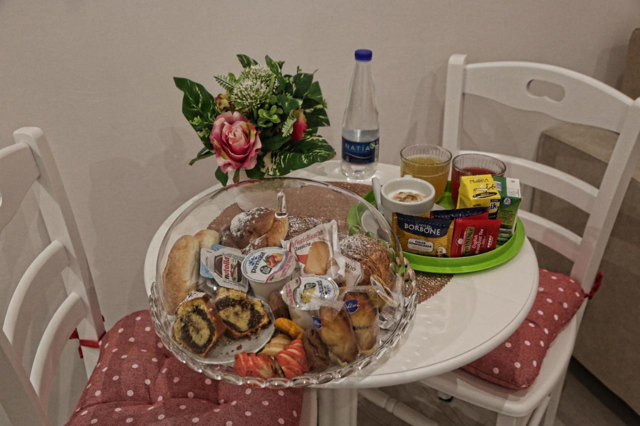 Bed & Breakfast Maison Nilo 15 *
